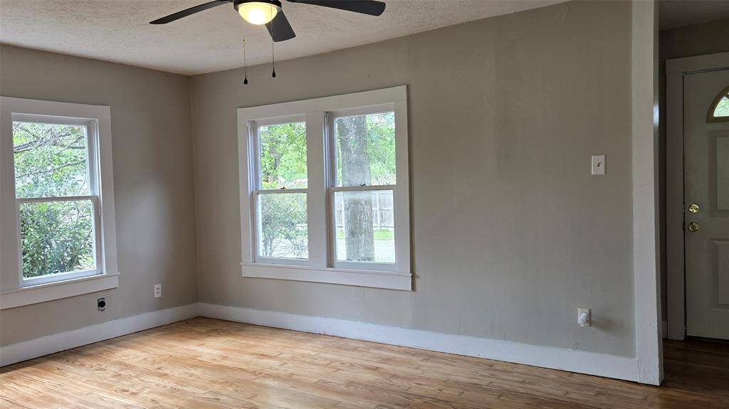 Living area not staged