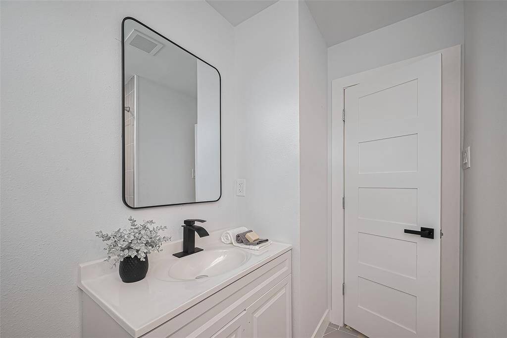2nd Full bathroom