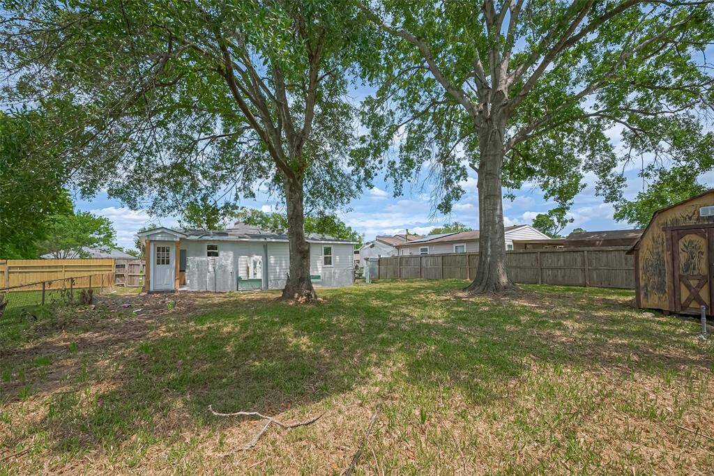Spacious backyard