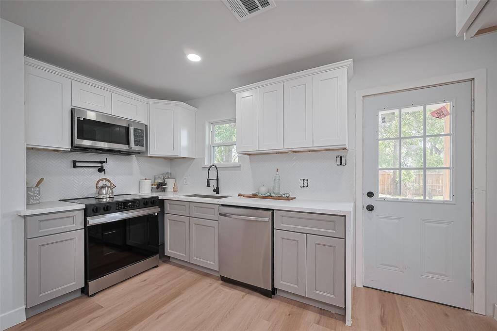 Kitchen includes a pot filler!! and brand new appliances