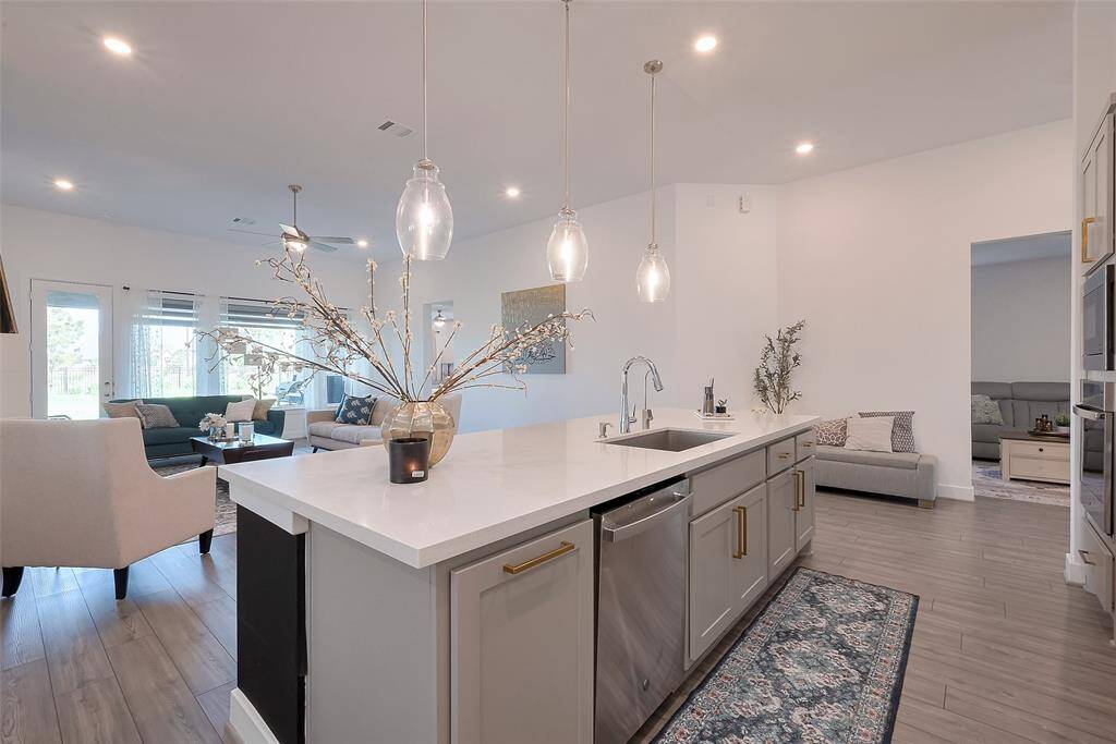 Spacious kitchen island perfect for entertaining and meal prep.