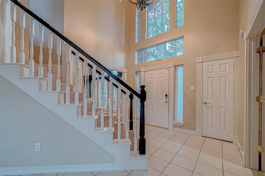 Inviting 2 story entrance