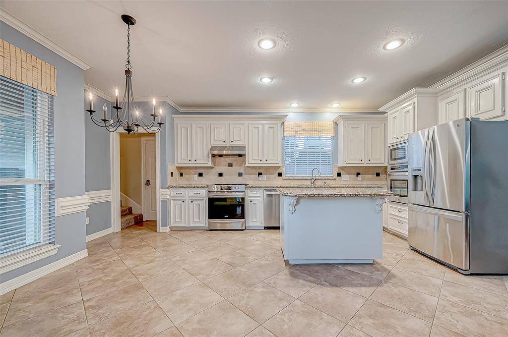 Island kitchen with Refrigerator