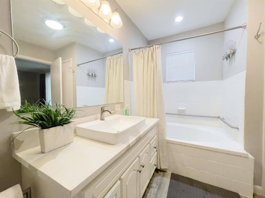 Master Full Bath