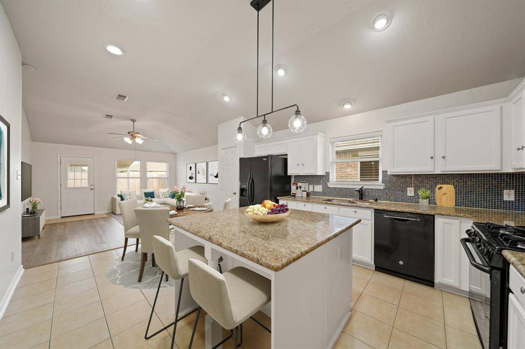 Virtually Staged: Look how perfect this kitchen is for entertaining! You can prepare a delicious meal for everyone while having some good conversation together!