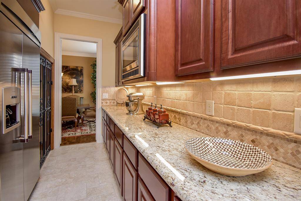 This view highlights the abundant counter space.