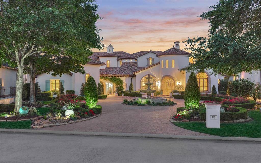 The timeless look and feel of a stone paver drive adds interest and a touch of old world charm.