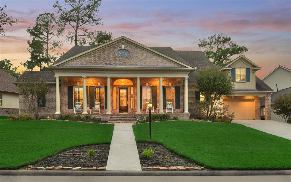 Welcome to 87 W. Shore Drive. Designed by Gary Keith Jackson and built by Creative Castles, this 3 bedroom, 3 & 1/2 bath meticulously cared for home is move-in ready.