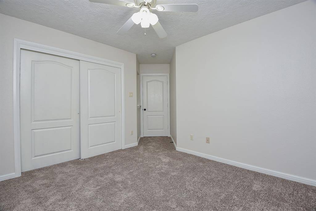 'Looks like great closet space, too!