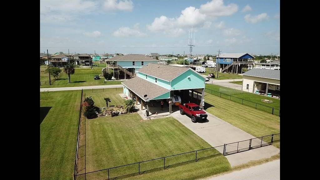 Aerial Pic of house FENCED YARD