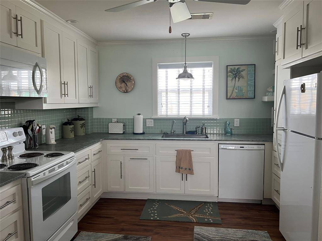 Kitchen UP STAIRS