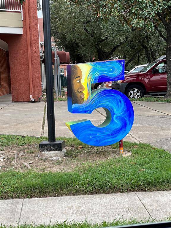 Great art in 5th Ward.