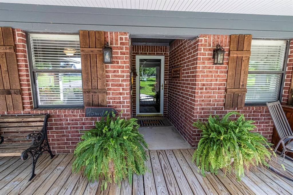 Entry to 101 Buffalo Ct