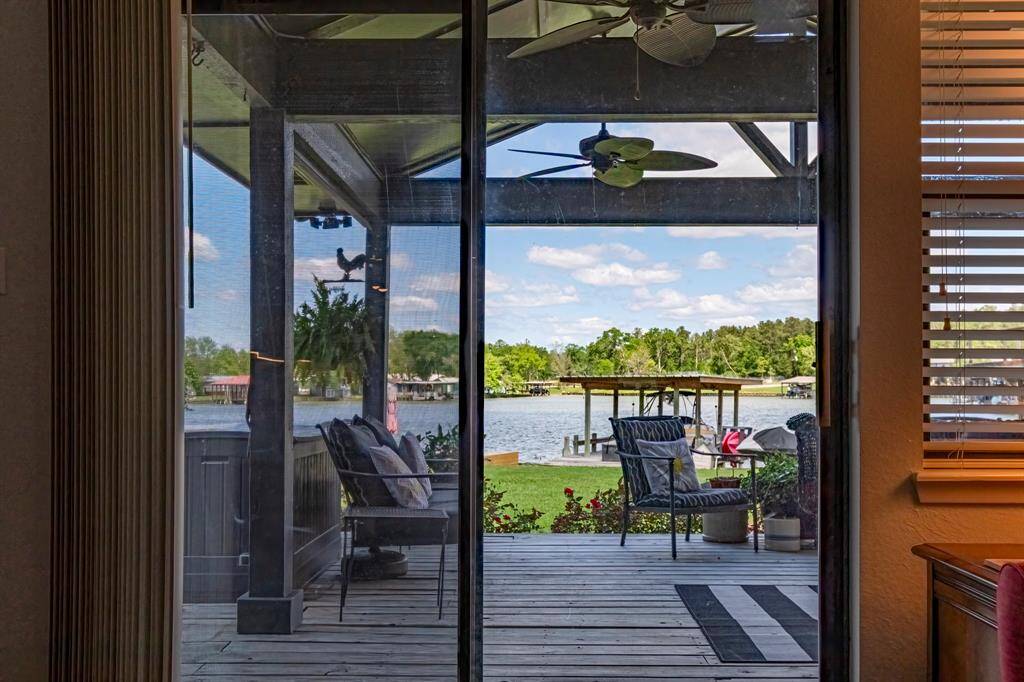 Living room sliding door to back deck