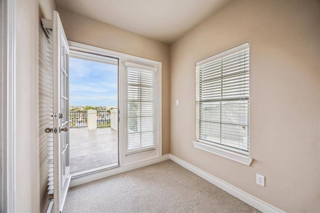 Charming fourth-floor landing just before the rooftop terrace—ideal for a quiet work desk, cozy reading nook, or a serene space to unwind. Whether used for productivity or relaxation, this flexible area offers privacy and comfort with endless potential.