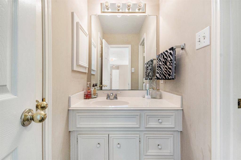 Jack n Jill bathroom upstairs