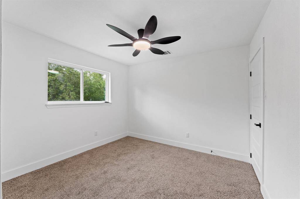 Third bedroom ideal for guests or an office