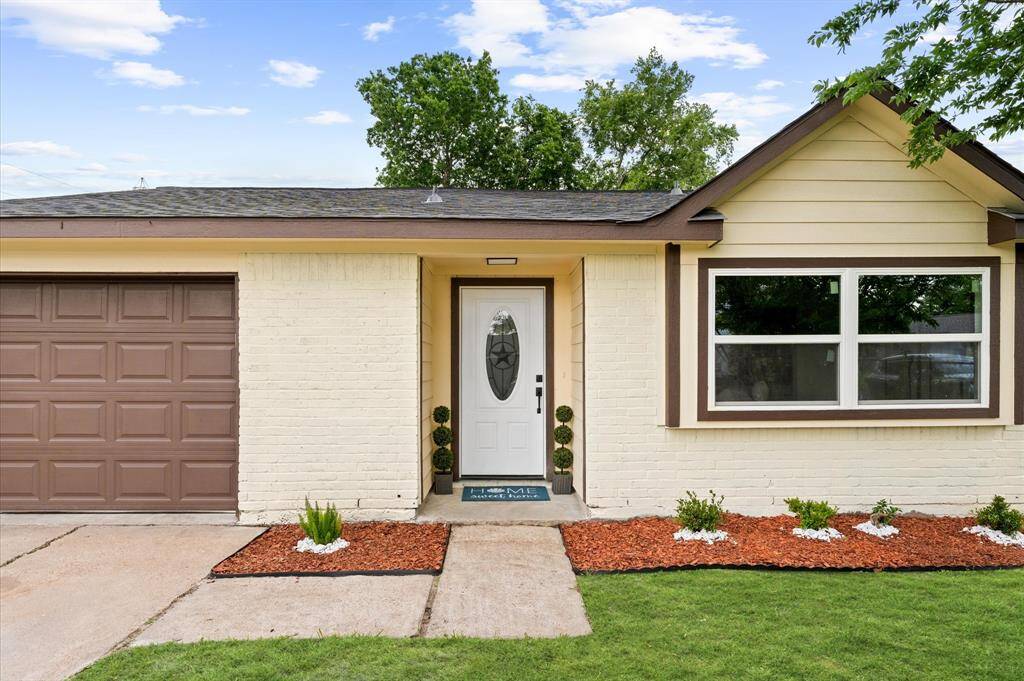 Charming curb appeal with a fresh look.