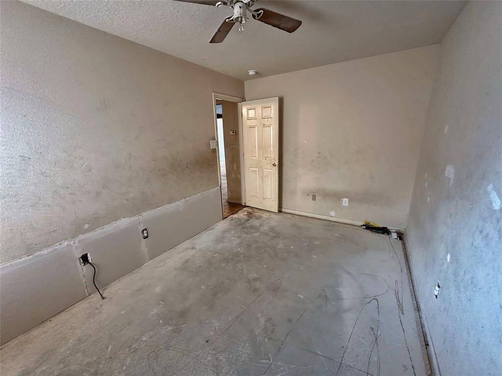2nd bathroom