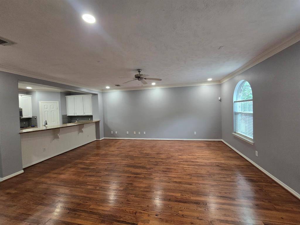 Extra large Living/Dining Combo