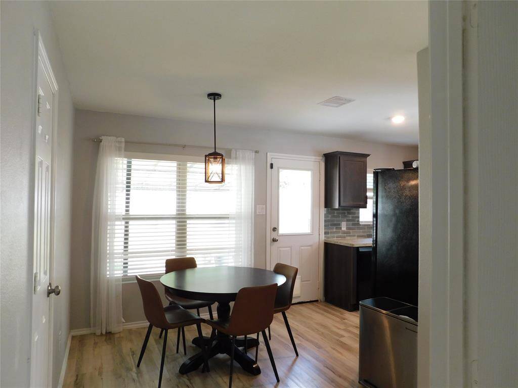 Dining area next to the kitchen