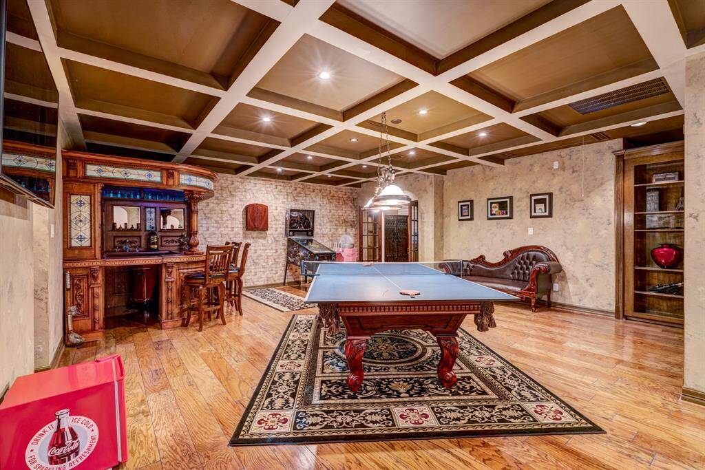Invite guests over for friendly and competitive games. Shoot pool while rooting for your favorite sport’s team or play table tennis with the winner getting the last slice of pizza!