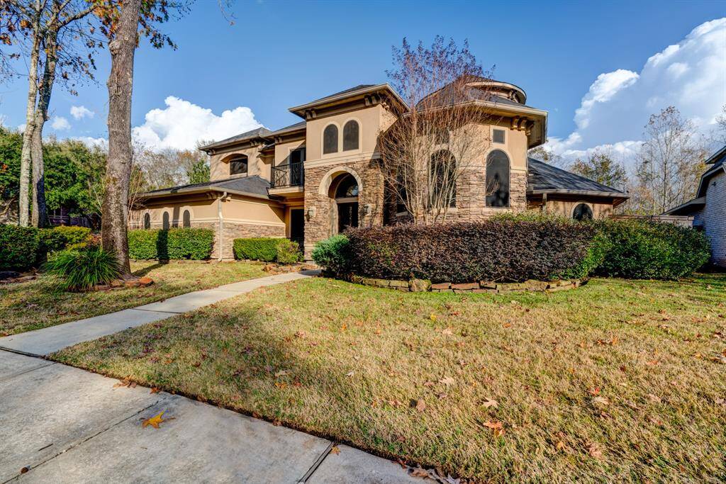 Conveniently located in the coveted neighborhood of Summerwood, this home is situated on a corner cul-de-sac lot for both curb appeal and safety.