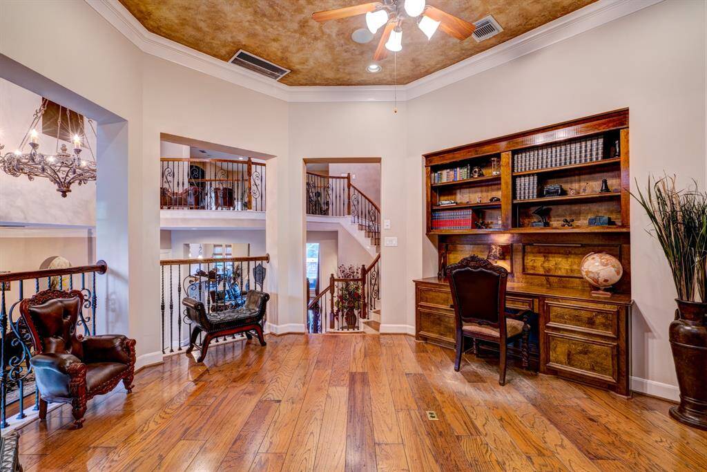 Sequestered and spacious, the office/study allows for an open flow, while remaining distinctly separate from the rest of the home.