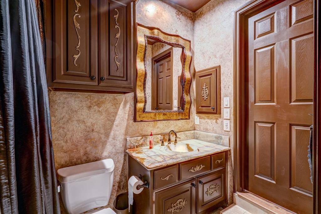 Whether hosting family or facilitating morning routines with ease, this 5BR/4.5BA home ensures everyone has access to a bathroom.