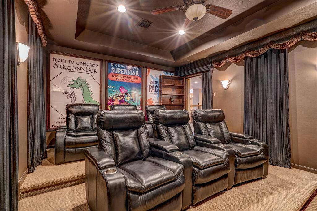 Styled after movie theaters, the steps allow for an unobstructed viewing experience. Grab the popcorn, boxed candy, and your favorite beverage for an old-fashioned movie night!