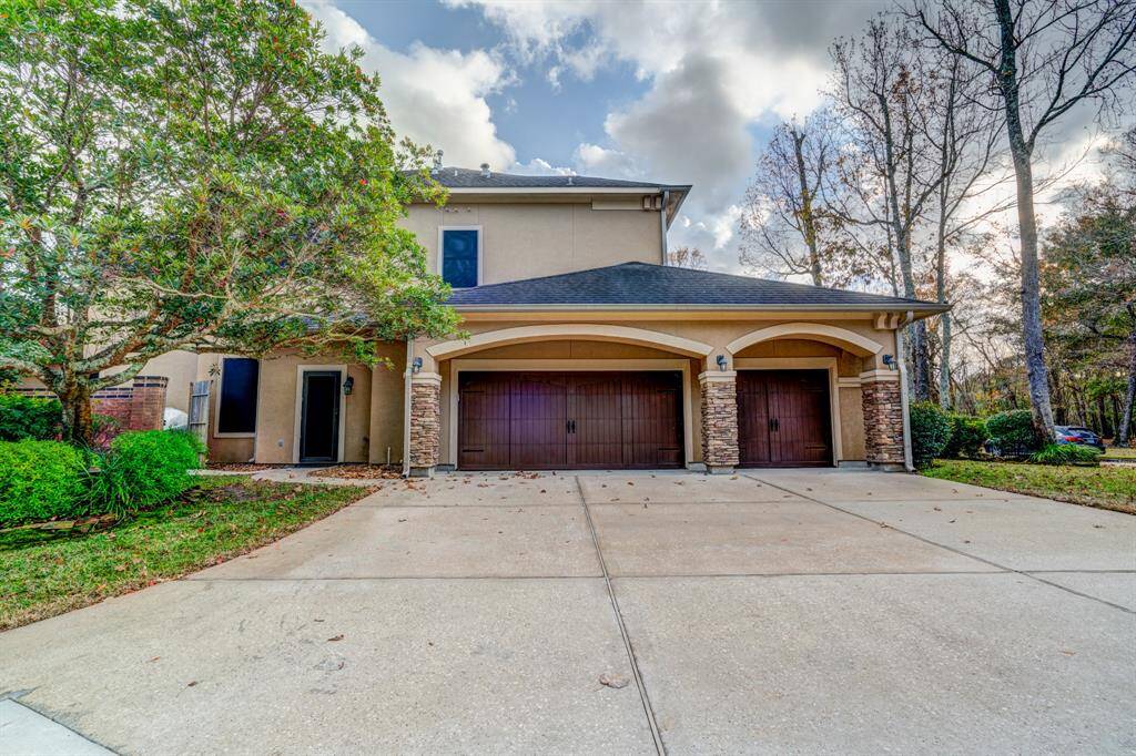 Modern families and professionals alike will find refuge in the convenience andstress-reducing feature of having a 3-car garage.