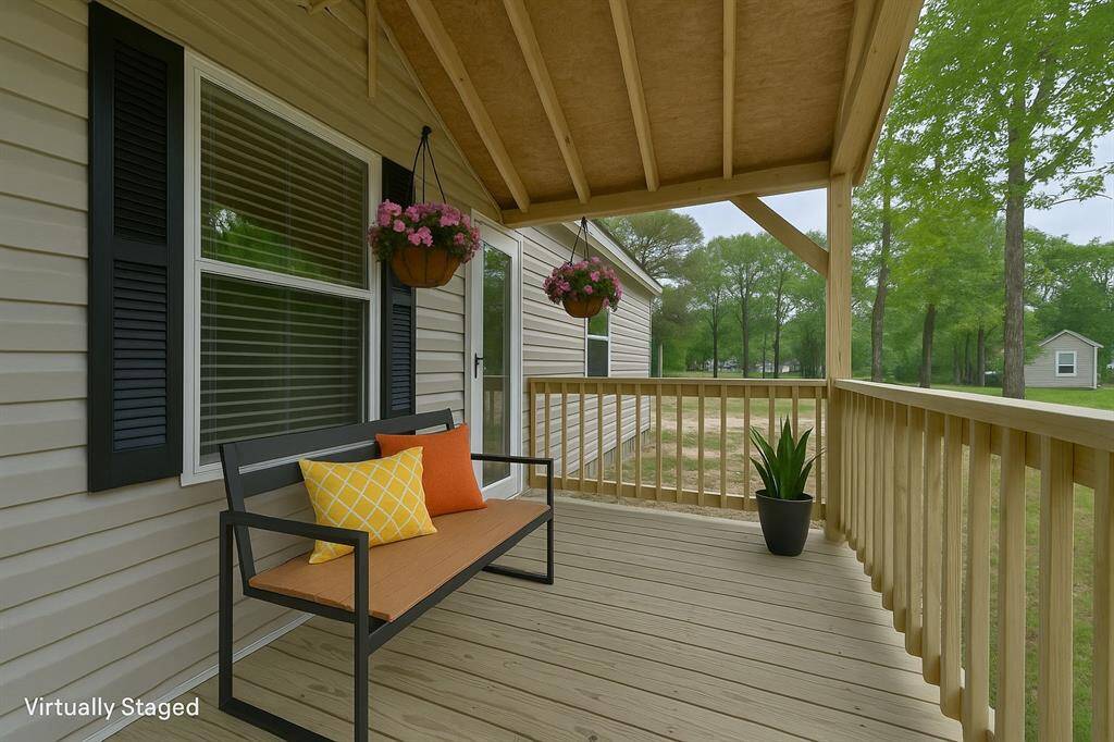 Beautiful covered front porch