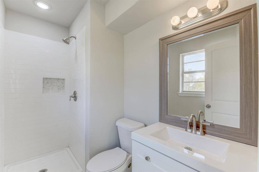 Primary Ensuite Bath