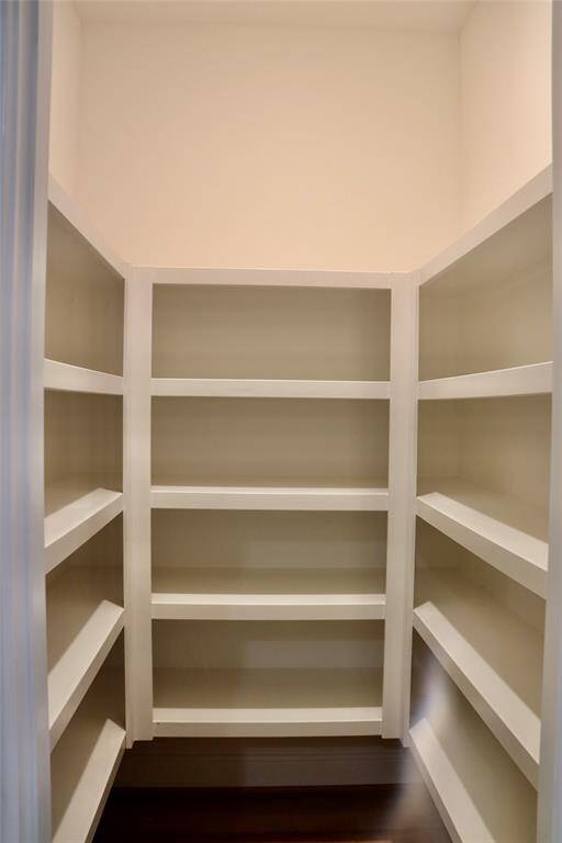 Walk in pantry
