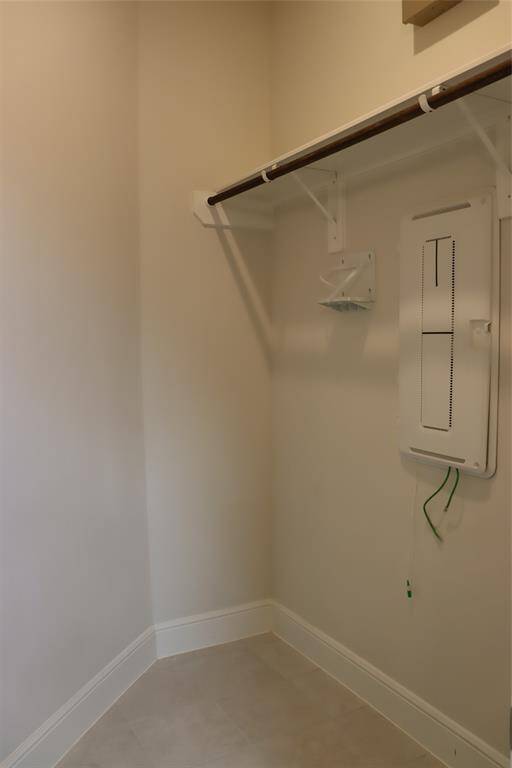 Guest suite walk in closet