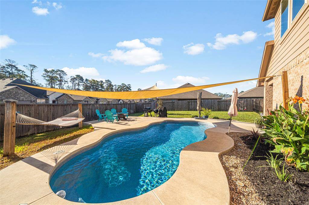 How inviting this pool is.  At night there is a beautiful light display in the pool.