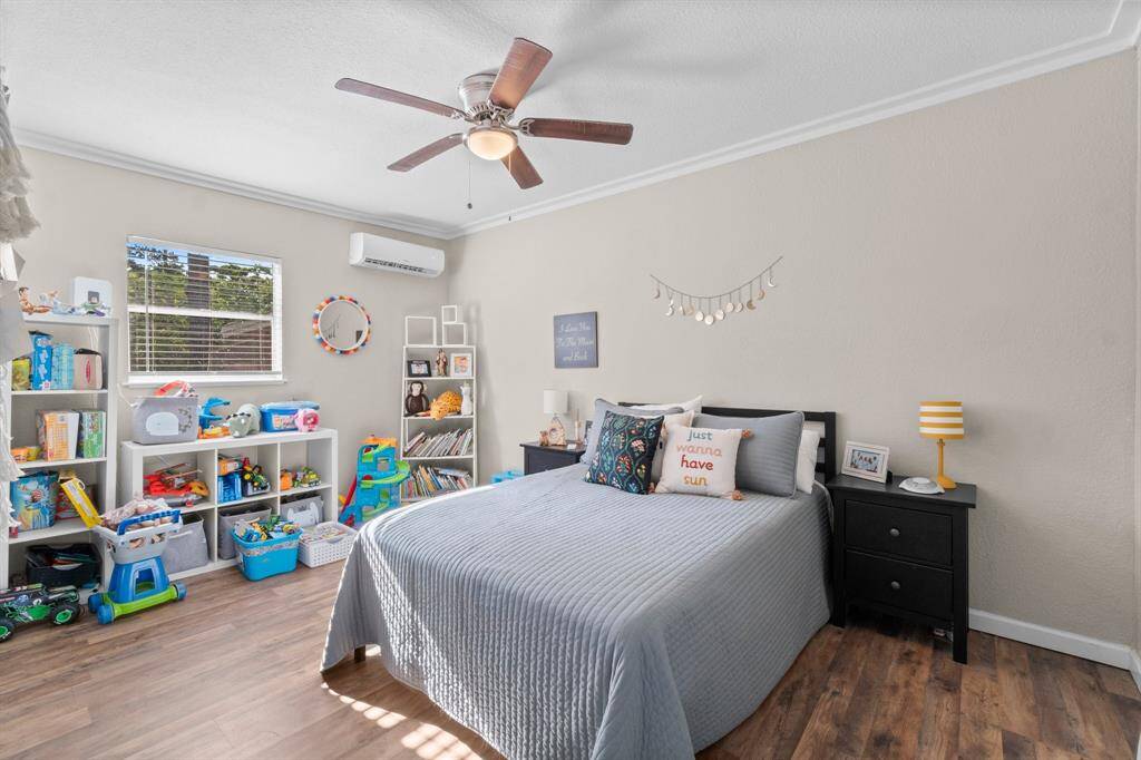 Second bedroom