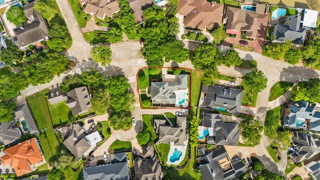Laurel Springs Court is a quiet cul-de-sac, located off Sugar Creek Blvd.