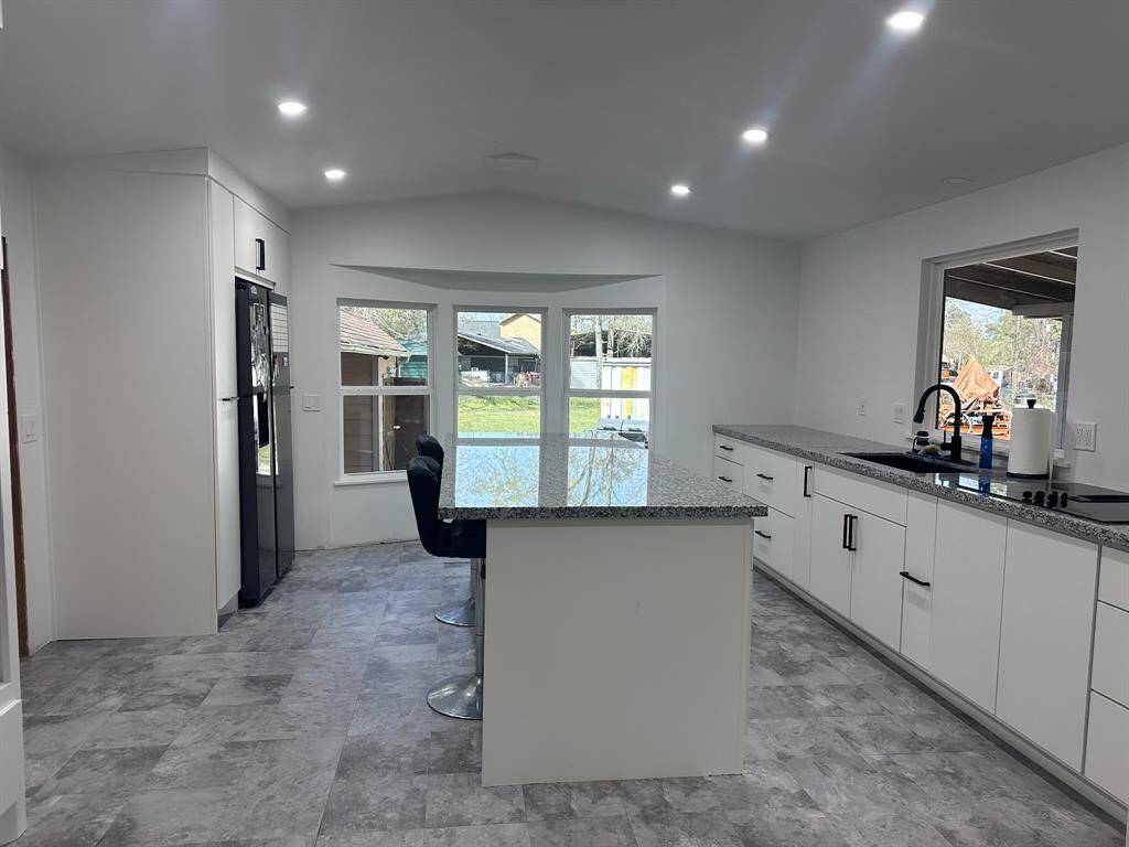 Kitchen with Island