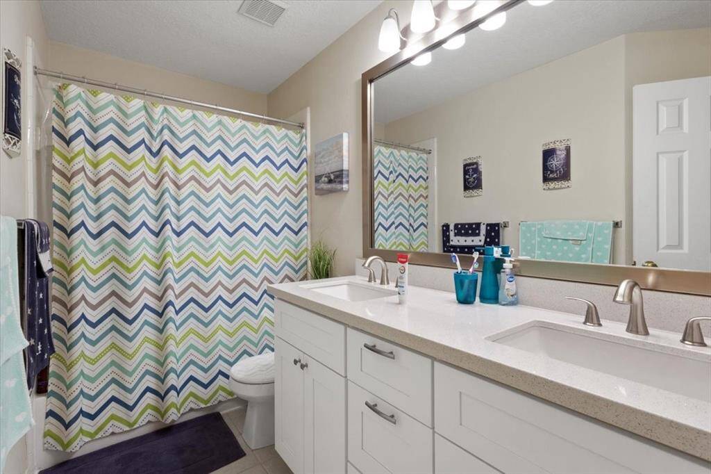 Guest bathroom.