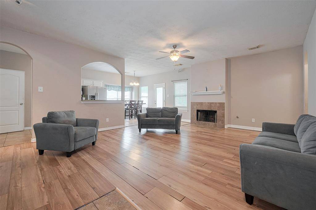 Fireplace in the living!
