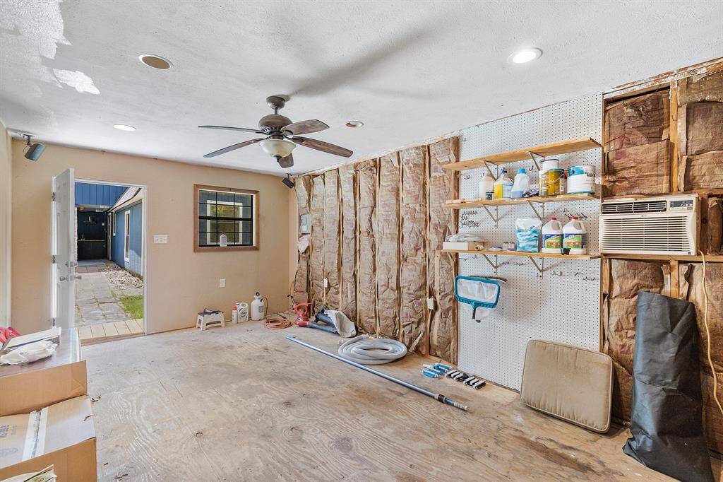 Stay cool in the summer while working in this shed!