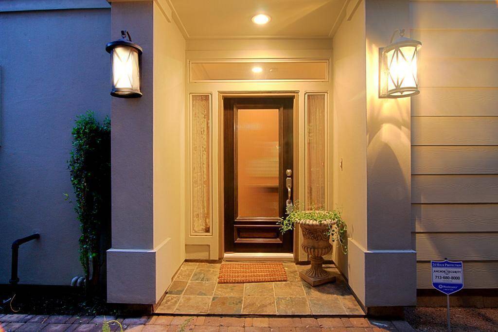 Inviting entrance into the home