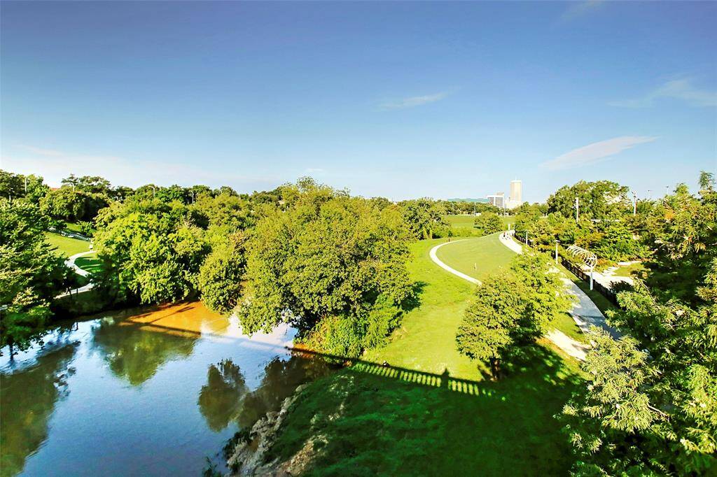 Buffalo Bayou Park includes beautiful gardens and native landscaping; hike and bike trails; paddle craft and bike rentals; the go-to dog park in the city; two visitor centers; and gathering places for visitors to picnic, relax and enjoy outdoor activities.
