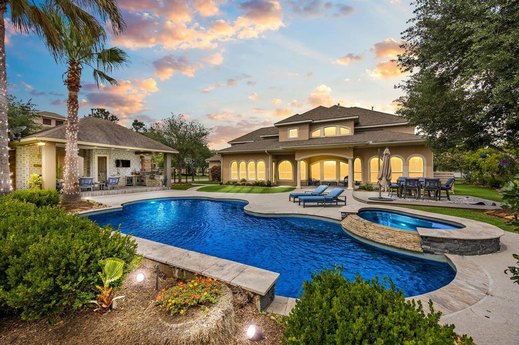 Welcome to the coveted Lakepointe Estates in Katy TX. two-story with a pool