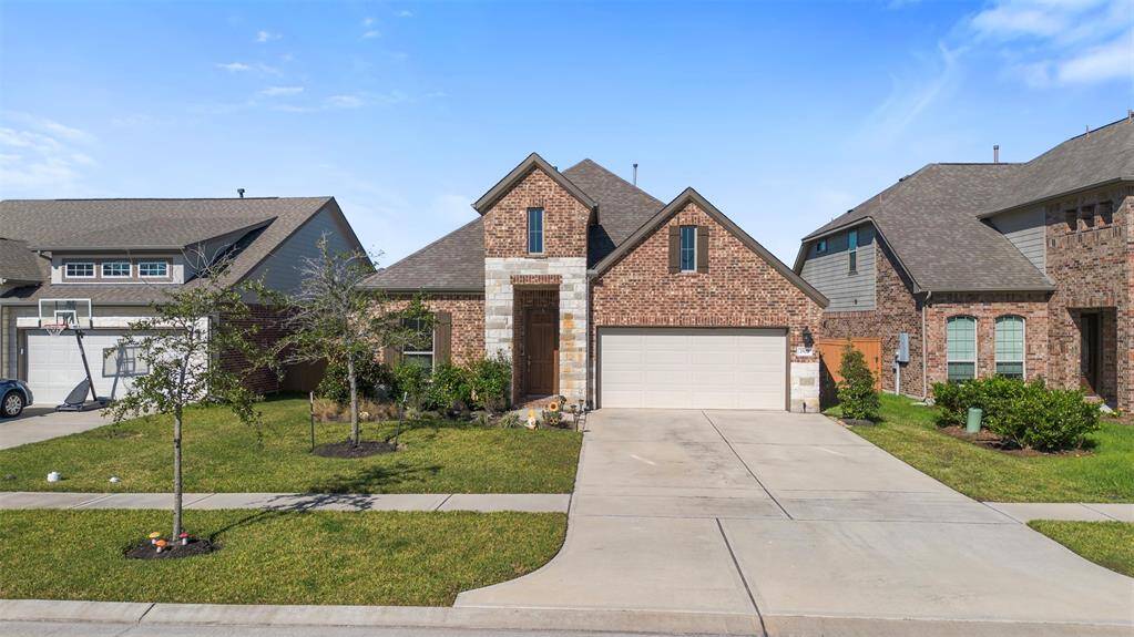 Welcome to 2527 Bayrose Drive!