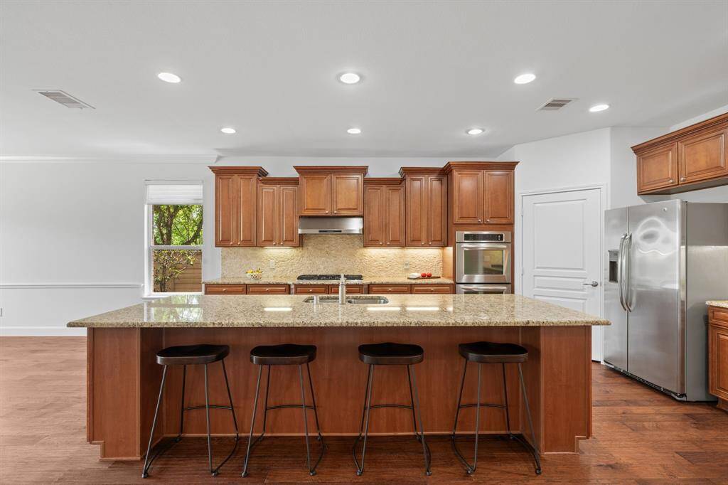 The comfortable, spacious island is perfect for entertaining—whether your guests or grandchildren are baking cookies or bread, it’s the ideal spot for making memories together.