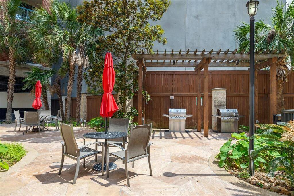 Courtyard Grills