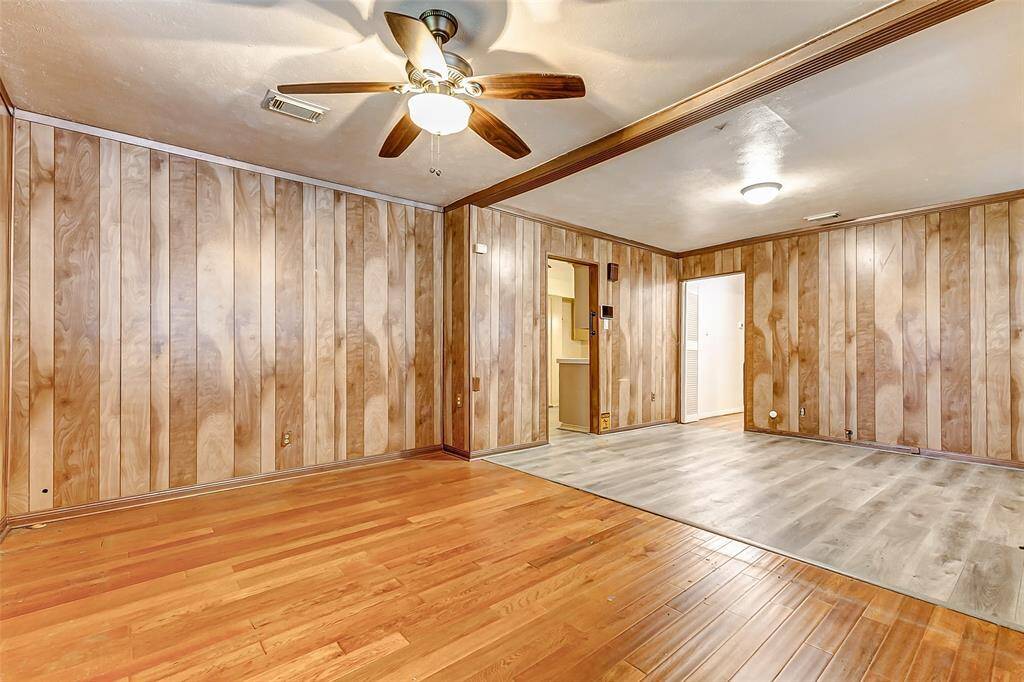 EXrtra Extra Large Primary Bedroom