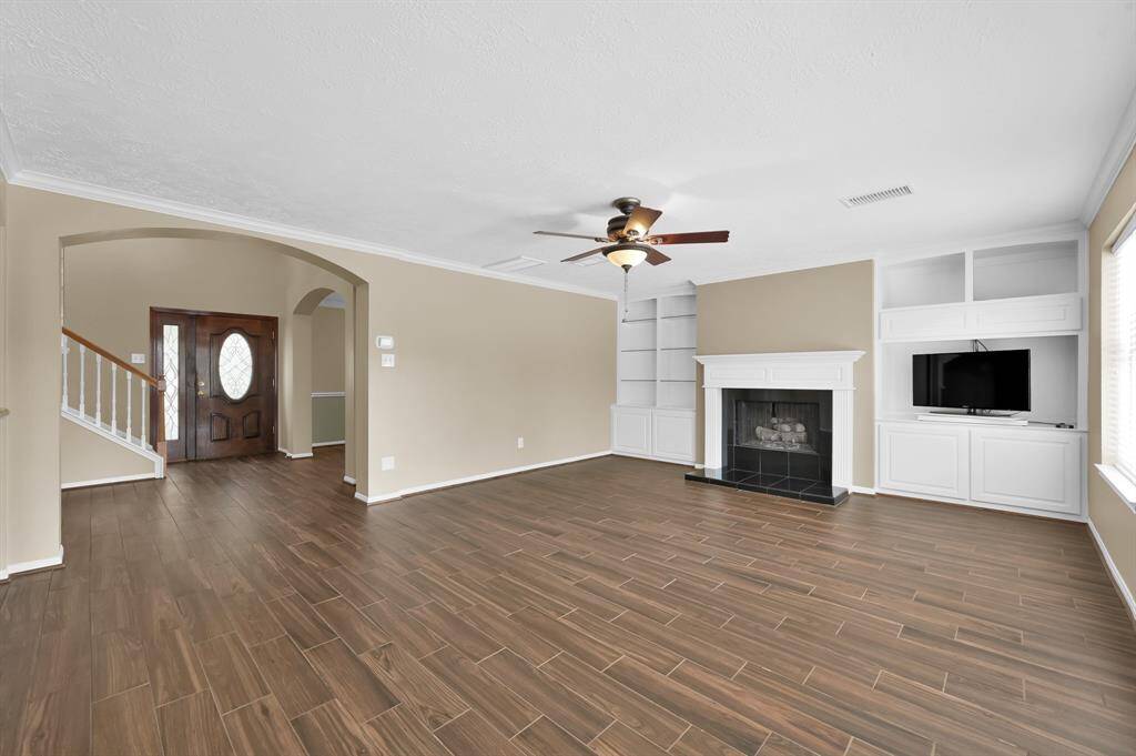 LIVING ROOM WITH FIREPLACE